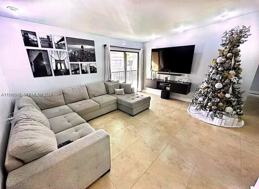 9729 Hammocks Blvd 207e, Miami, Florida 33196, Miami, Florida 33196, 2 Bedrooms Bedrooms, ,2 BathroomsBathrooms,Residential Lease,For Rent,9729 Hammocks Blvd 207e, Miami, Florida 33196,A11970566