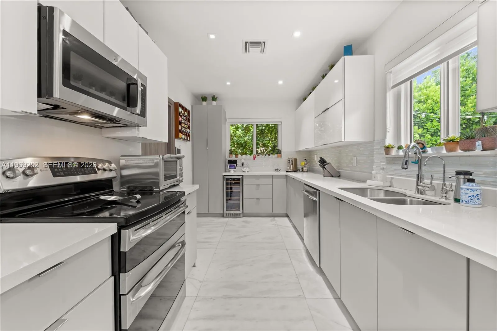 721 Bird Rd, Coral Gables, Florida 33146, Coral Gables, Florida 33146, 3 Bedrooms Bedrooms, ,2 BathroomsBathrooms,Residential,For Sale,721 Bird Rd, Coral Gables, Florida 33146,A11969252