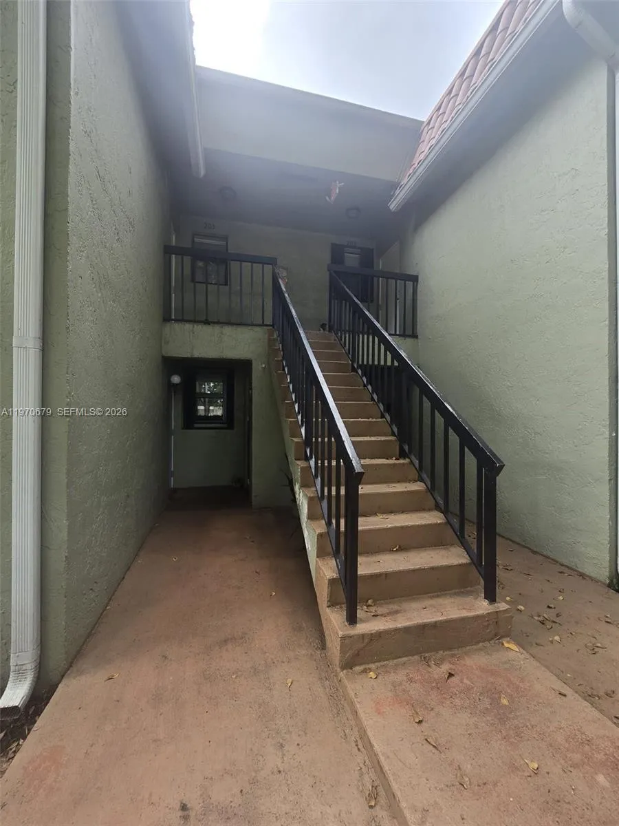 9808 Hammocks Blvd 203-23, Miami, Florida 33196, Miami, Florida 33196, 3 Bedrooms Bedrooms, ,2 BathroomsBathrooms,Residential,For Sale,9808 Hammocks Blvd 203-23, Miami, Florida 33196,A11970679