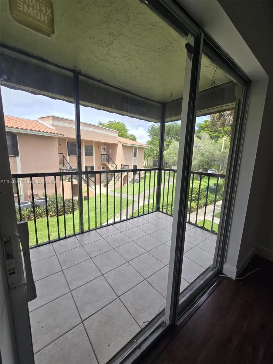9808 Hammocks Blvd 203-23, Miami, Florida 33196, Miami, Florida 33196, 3 Bedrooms Bedrooms, ,2 BathroomsBathrooms,Residential,For Sale,9808 Hammocks Blvd 203-23, Miami, Florida 33196,A11970679