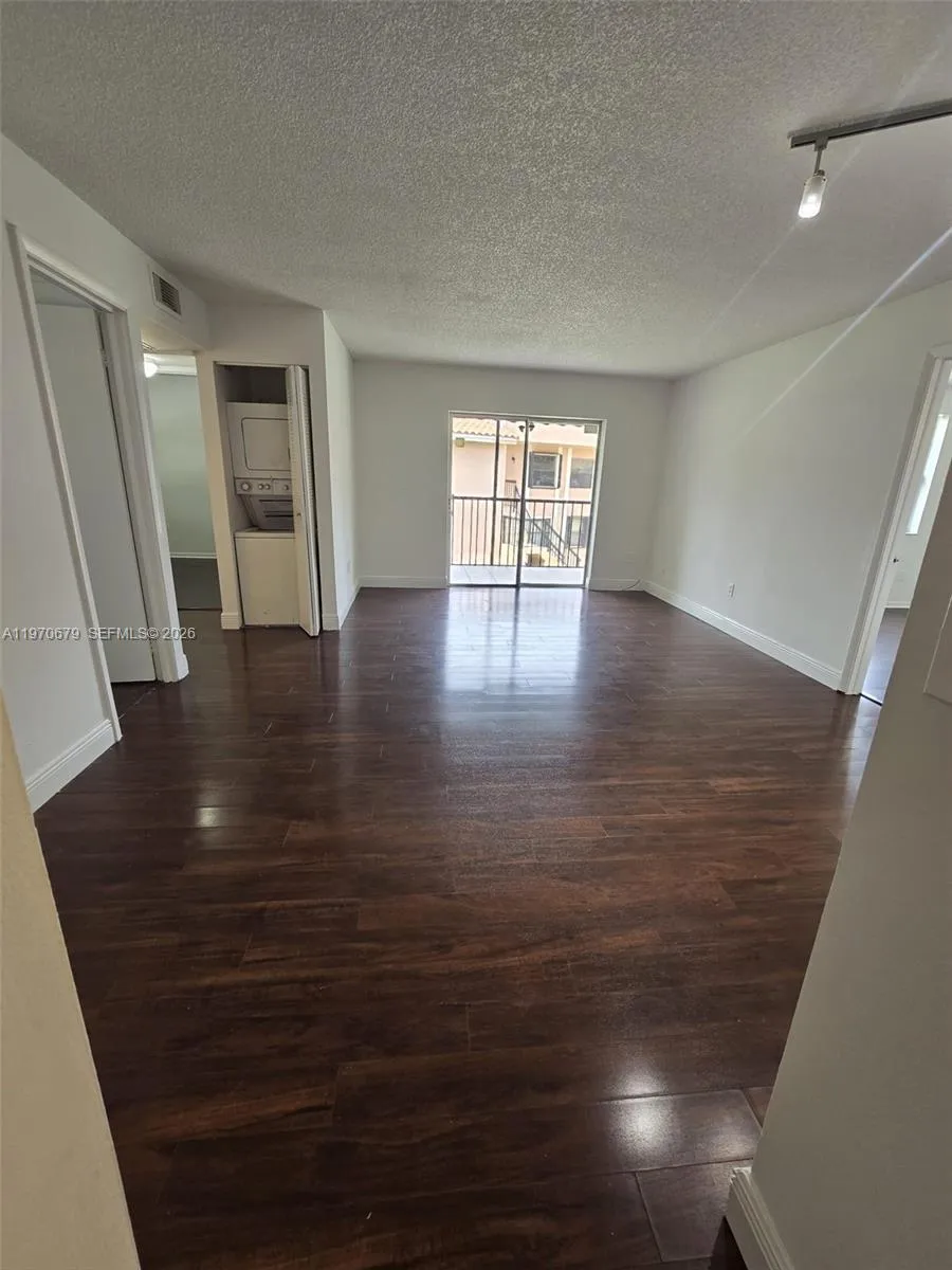 9808 Hammocks Blvd 203-23, Miami, Florida 33196, Miami, Florida 33196, 3 Bedrooms Bedrooms, ,2 BathroomsBathrooms,Residential,For Sale,9808 Hammocks Blvd 203-23, Miami, Florida 33196,A11970679