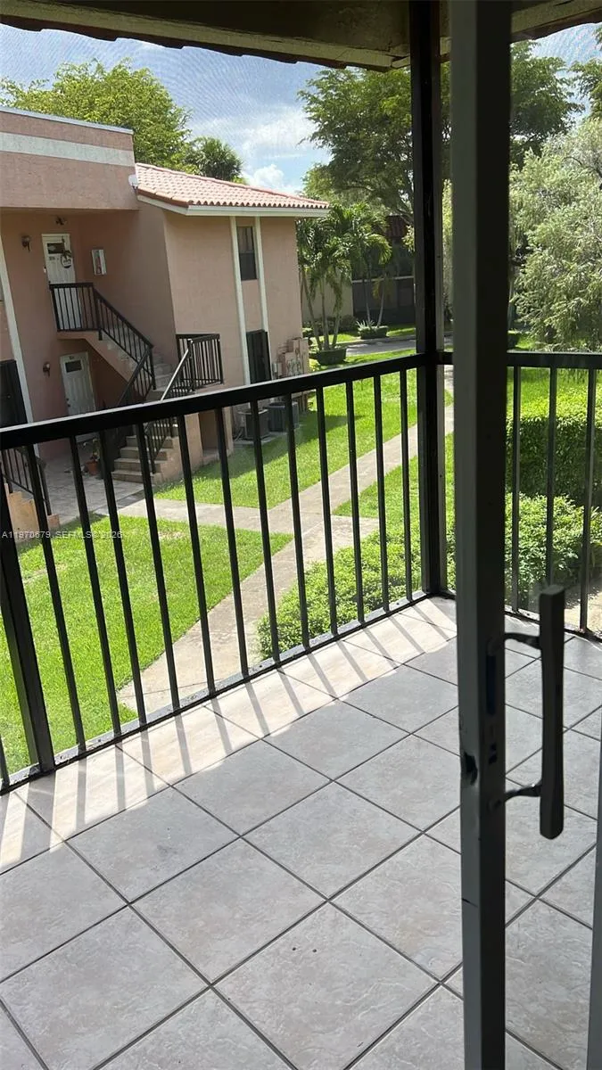 9808 Hammocks Blvd 203-23, Miami, Florida 33196, Miami, Florida 33196, 3 Bedrooms Bedrooms, ,2 BathroomsBathrooms,Residential,For Sale,9808 Hammocks Blvd 203-23, Miami, Florida 33196,A11970679