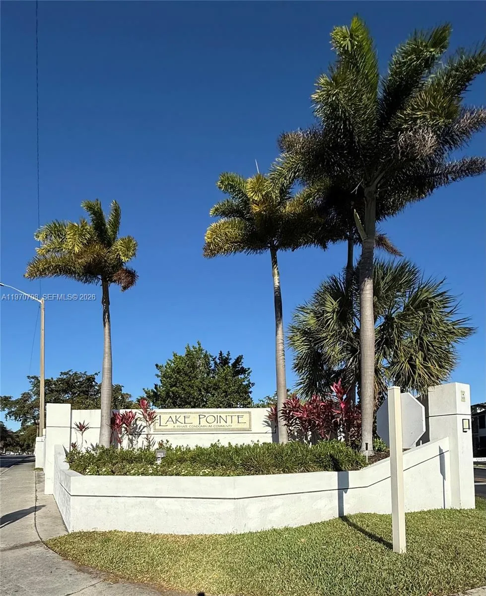 201 Lake Pointe Dr 202, Oakland Park, Florida 3330, Oakland Park, Florida 33309, 2 Bedrooms Bedrooms, ,2 BathroomsBathrooms,Residential Lease,For Rent,201 Lake Pointe Dr 202, Oakland Park, Florida 3330,A11970708
