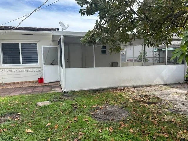 312 Sw 76th Ct 1, Miami, Florida 33144, Miami, Florida 33144, 2 Bedrooms Bedrooms, ,2 BathroomsBathrooms,Residential Lease,For Rent,312 Sw 76th Ct 1, Miami, Florida 33144,A11970707