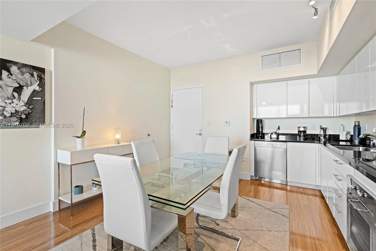 92 Sw 3rd St 3409, Miami, Florida 33130, Miami, Florida 33130, 1 Bedroom Bedrooms, ,1 BathroomBathrooms,Residential Lease,For Rent,92 Sw 3rd St 3409, Miami, Florida 33130,A11970709