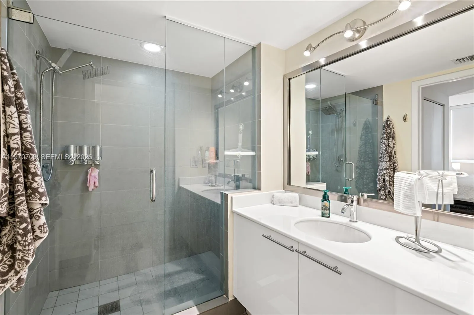 92 Sw 3rd St 3409, Miami, Florida 33130, Miami, Florida 33130, 1 Bedroom Bedrooms, ,1 BathroomBathrooms,Residential Lease,For Rent,92 Sw 3rd St 3409, Miami, Florida 33130,A11970709