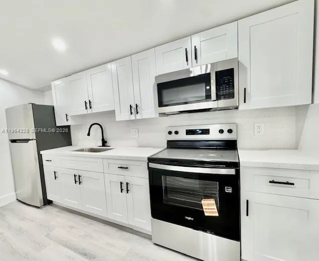 2806 Taylor St C, Hollywood, Florida 33020, Hollywood, Florida 33020, 2 Bedrooms Bedrooms, ,1 BathroomBathrooms,Residential Lease,For Rent,2806 Taylor St C, Hollywood, Florida 33020,A11964328 2806 Taylor St C, Hollywood, Florida 33020, Hollywood, Florida 33020, 2 Bedrooms Bedrooms, ,1 BathroomBathrooms,Residential Lease,For Rent,2806 Taylor St C, Hollywood, Florida 33020,A11964328