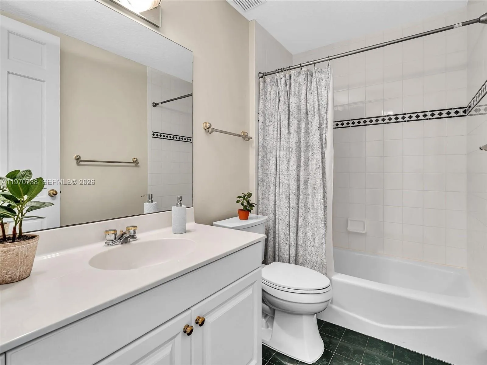 2756 Meadowood Dr 2756, Weston, Florida 33332, Weston, Florida 33332, 5 Bedrooms Bedrooms, ,5 BathroomsBathrooms,Residential Lease,For Rent,2756 Meadowood Dr 2756, Weston, Florida 33332,A11970738