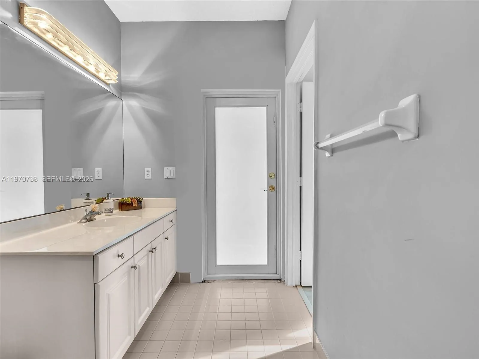 2756 Meadowood Dr 2756, Weston, Florida 33332, Weston, Florida 33332, 5 Bedrooms Bedrooms, ,5 BathroomsBathrooms,Residential Lease,For Rent,2756 Meadowood Dr 2756, Weston, Florida 33332,A11970738