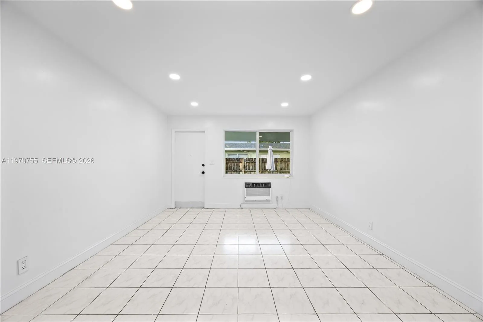 411 Se 3rd Ave 2, Hallandale Beach, Florida 33009, Hallandale Beach, Florida 33009, 1 Bedroom Bedrooms, ,1 BathroomBathrooms,Residential Lease,For Rent,411 Se 3rd Ave 2, Hallandale Beach, Florida 33009,A11970755