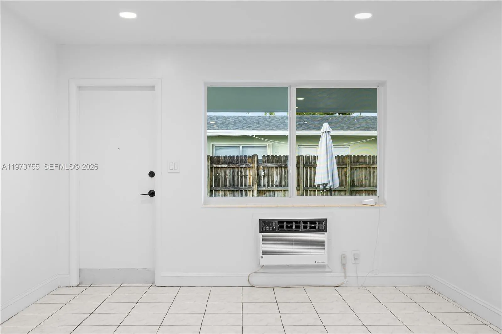 411 Se 3rd Ave 2, Hallandale Beach, Florida 33009, Hallandale Beach, Florida 33009, 1 Bedroom Bedrooms, ,1 BathroomBathrooms,Residential Lease,For Rent,411 Se 3rd Ave 2, Hallandale Beach, Florida 33009,A11970755