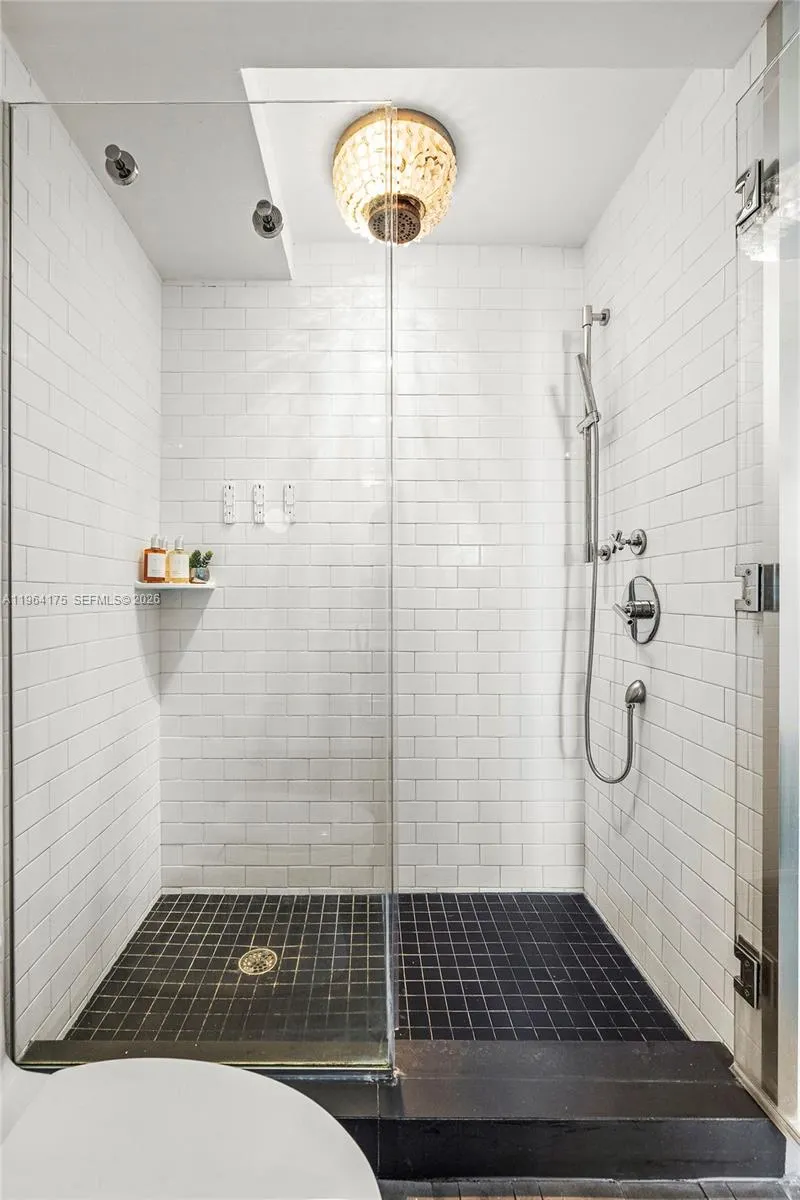 1100 West Ave 1123, Miami Beach, Florida 33139, Miami Beach, Florida 33139, 1 Bedroom Bedrooms, ,1 BathroomBathrooms,Residential Lease,For Rent,1100 West Ave 1123, Miami Beach, Florida 33139,A11964175