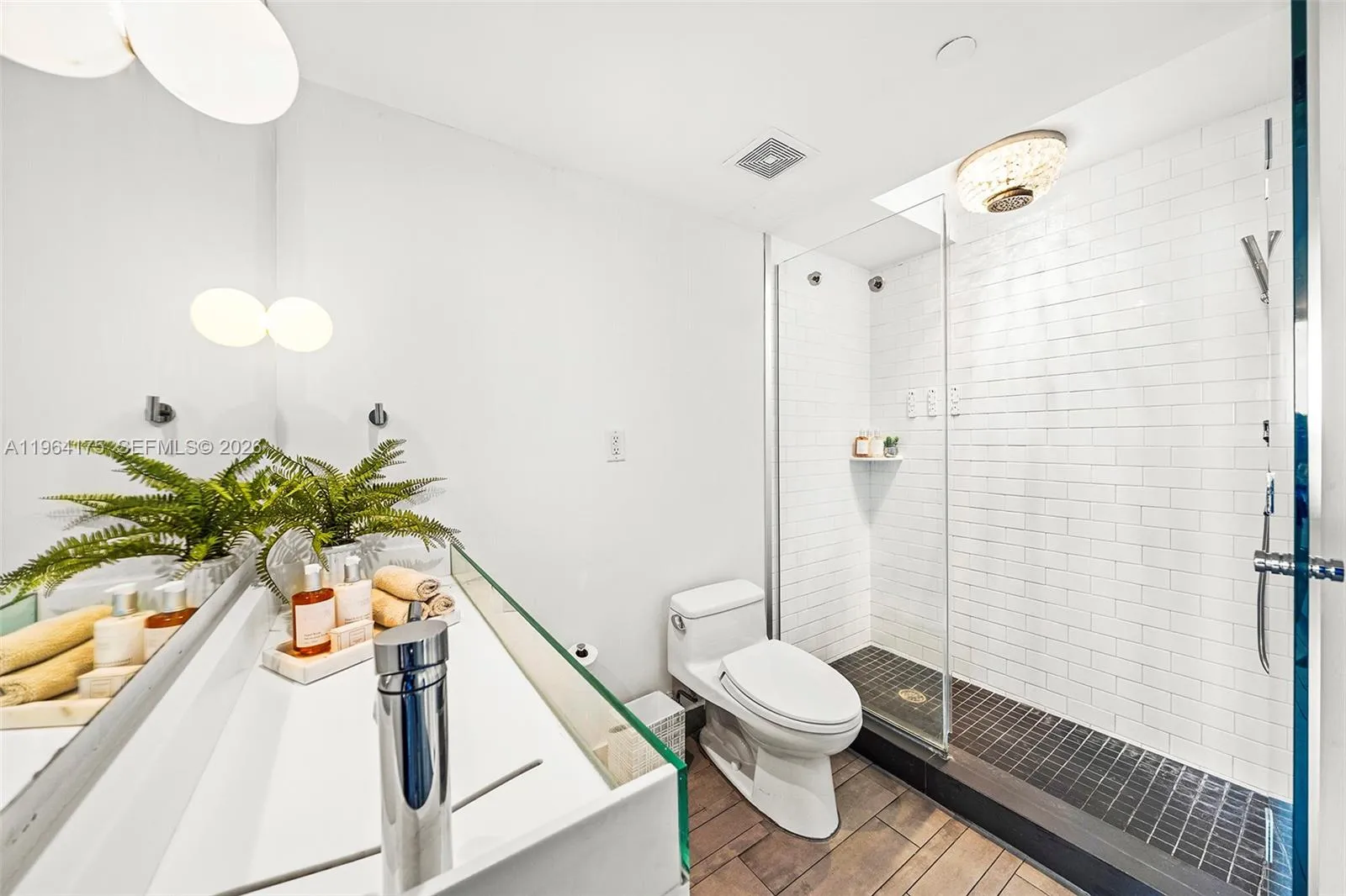 1100 West Ave 1123, Miami Beach, Florida 33139, Miami Beach, Florida 33139, 1 Bedroom Bedrooms, ,1 BathroomBathrooms,Residential Lease,For Rent,1100 West Ave 1123, Miami Beach, Florida 33139,A11964175