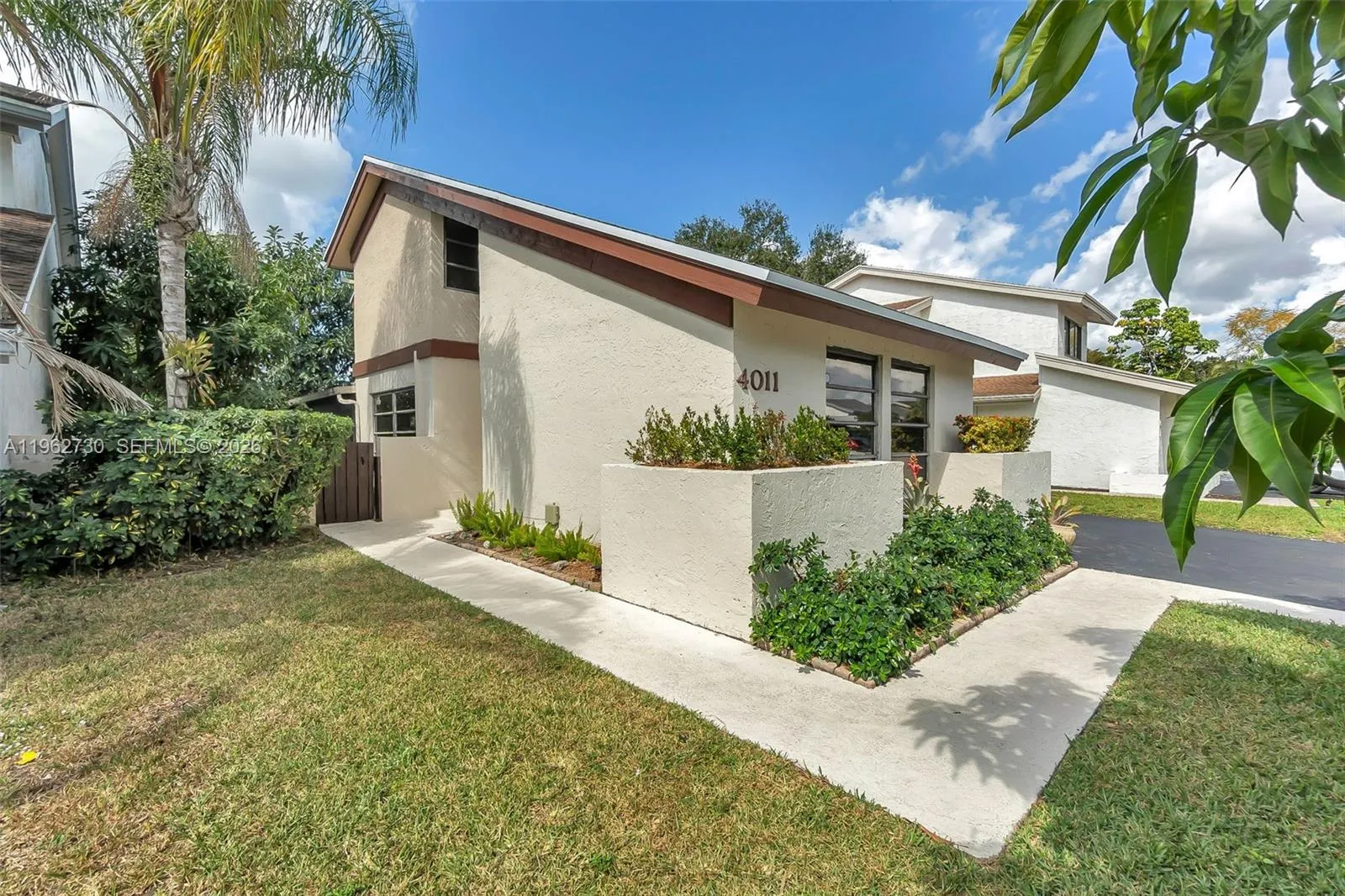 4011 Sw 82nd Ter, Davie, Florida 33328, Davie, Florida 33328, 3 Bedrooms Bedrooms, ,3 BathroomsBathrooms,Residential,For Sale,4011 Sw 82nd Ter, Davie, Florida 33328,A11962730