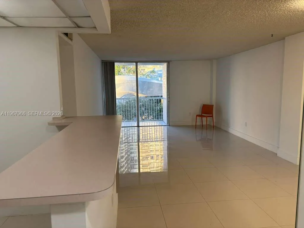 150 Se 25th Rd 4e, Miami, Florida 33129, Miami, Florida 33129, 1 Bedroom Bedrooms, ,1 BathroomBathrooms,Residential Lease,For Rent,150 Se 25th Rd 4e, Miami, Florida 33129,A11967966