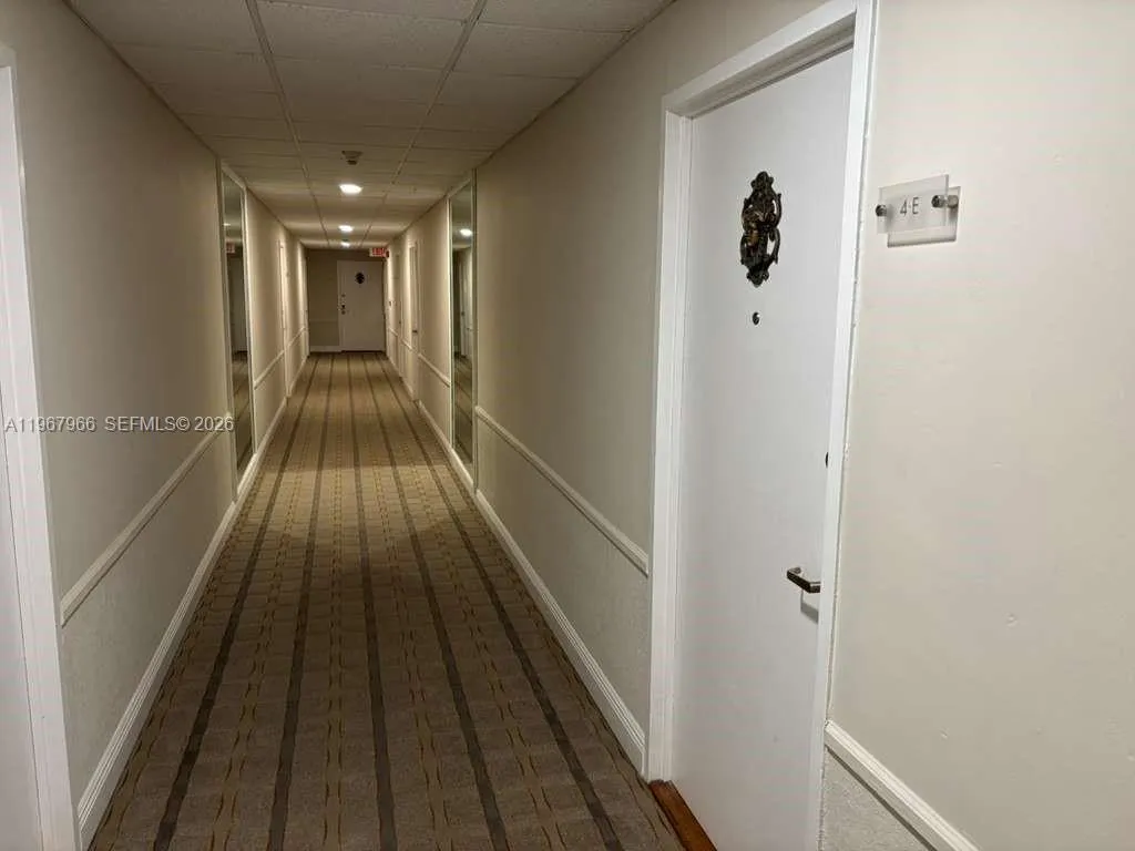 150 Se 25th Rd 4e, Miami, Florida 33129, Miami, Florida 33129, 1 Bedroom Bedrooms, ,1 BathroomBathrooms,Residential Lease,For Rent,150 Se 25th Rd 4e, Miami, Florida 33129,A11967966