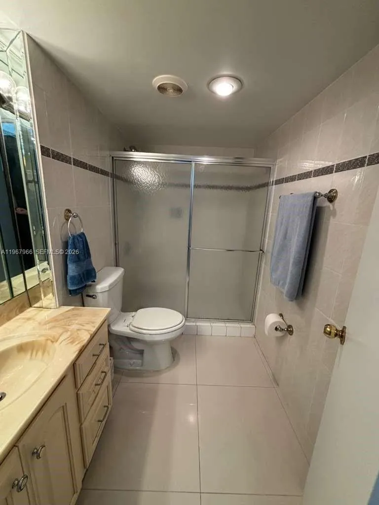 150 Se 25th Rd 4e, Miami, Florida 33129, Miami, Florida 33129, 1 Bedroom Bedrooms, ,1 BathroomBathrooms,Residential Lease,For Rent,150 Se 25th Rd 4e, Miami, Florida 33129,A11967966