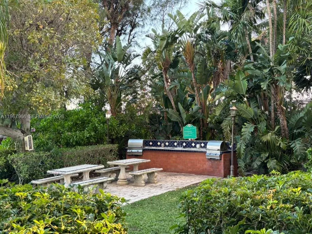 150 Se 25th Rd 4e, Miami, Florida 33129, Miami, Florida 33129, 1 Bedroom Bedrooms, ,1 BathroomBathrooms,Residential Lease,For Rent,150 Se 25th Rd 4e, Miami, Florida 33129,A11967966