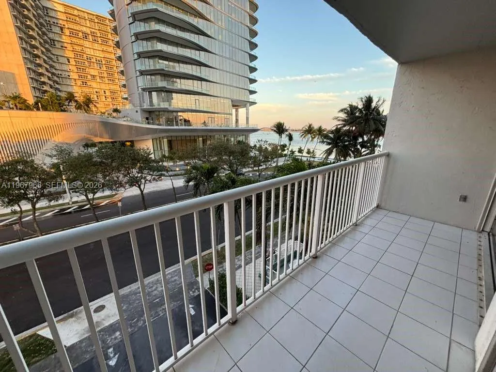 150 Se 25th Rd 4e, Miami, Florida 33129, Miami, Florida 33129, 1 Bedroom Bedrooms, ,1 BathroomBathrooms,Residential Lease,For Rent,150 Se 25th Rd 4e, Miami, Florida 33129,A11967966