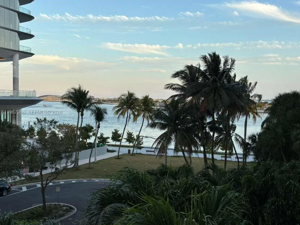 150 Se 25th Rd 4e, Miami, Florida 33129, Miami, Florida 33129, 1 Bedroom Bedrooms, ,1 BathroomBathrooms,Residential Lease,For Rent,150 Se 25th Rd 4e, Miami, Florida 33129,A11967966