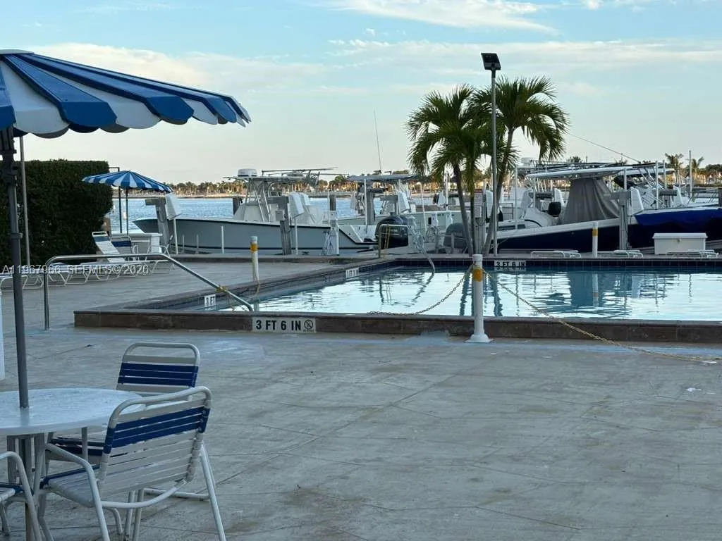 150 Se 25th Rd 4e, Miami, Florida 33129, Miami, Florida 33129, 1 Bedroom Bedrooms, ,1 BathroomBathrooms,Residential Lease,For Rent,150 Se 25th Rd 4e, Miami, Florida 33129,A11967966