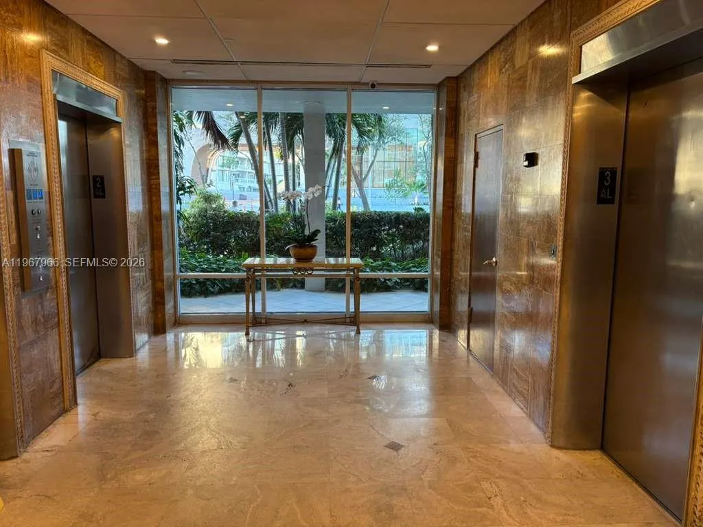 150 Se 25th Rd 4e, Miami, Florida 33129, Miami, Florida 33129, 1 Bedroom Bedrooms, ,1 BathroomBathrooms,Residential Lease,For Rent,150 Se 25th Rd 4e, Miami, Florida 33129,A11967966