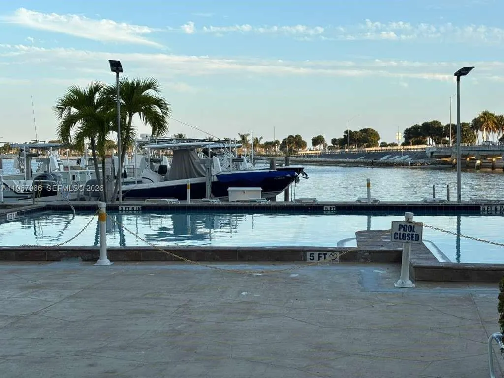 150 Se 25th Rd 4e, Miami, Florida 33129, Miami, Florida 33129, 1 Bedroom Bedrooms, ,1 BathroomBathrooms,Residential Lease,For Rent,150 Se 25th Rd 4e, Miami, Florida 33129,A11967966