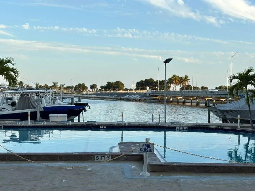 150 Se 25th Rd 4e, Miami, Florida 33129, Miami, Florida 33129, 1 Bedroom Bedrooms, ,1 BathroomBathrooms,Residential Lease,For Rent,150 Se 25th Rd 4e, Miami, Florida 33129,A11967966