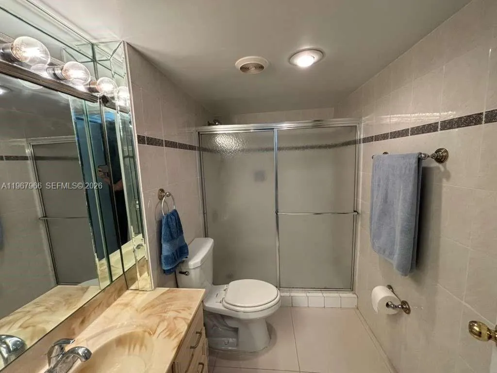150 Se 25th Rd 4e, Miami, Florida 33129, Miami, Florida 33129, 1 Bedroom Bedrooms, ,1 BathroomBathrooms,Residential Lease,For Rent,150 Se 25th Rd 4e, Miami, Florida 33129,A11967966