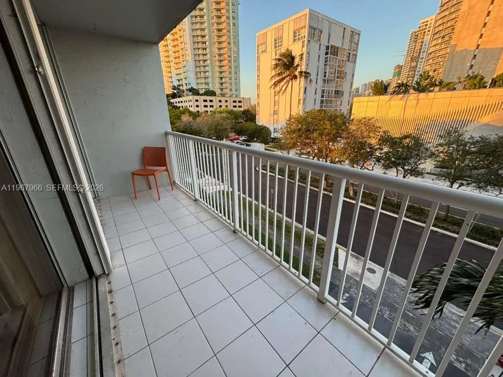 150 Se 25th Rd 4e, Miami, Florida 33129, Miami, Florida 33129, 1 Bedroom Bedrooms, ,1 BathroomBathrooms,Residential Lease,For Rent,150 Se 25th Rd 4e, Miami, Florida 33129,A11967966
