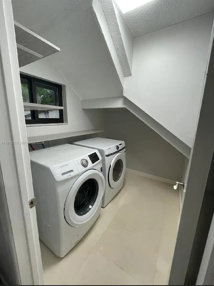 7021 Sw 105th Ct, Miami, Florida 33173, Miami, Florida 33173, 3 Bedrooms Bedrooms, ,2 BathroomsBathrooms,Residential Lease,For Rent,7021 Sw 105th Ct, Miami, Florida 33173,A11970753