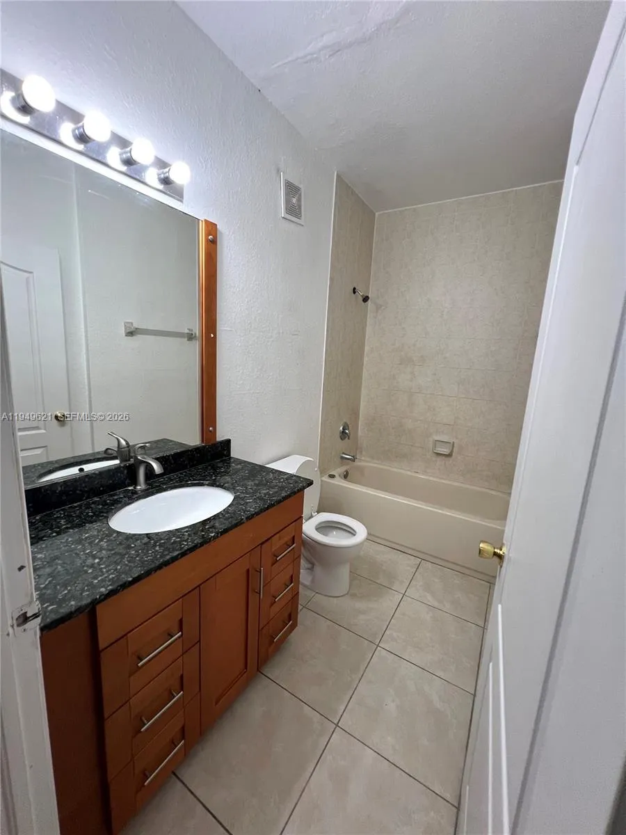 1660 Se 29th St 101, Homestead, Florida 33035, Homestead, Florida 33035, 3 Bedrooms Bedrooms, ,2 BathroomsBathrooms,Residential Lease,For Rent,1660 Se 29th St 101, Homestead, Florida 33035,A11949621