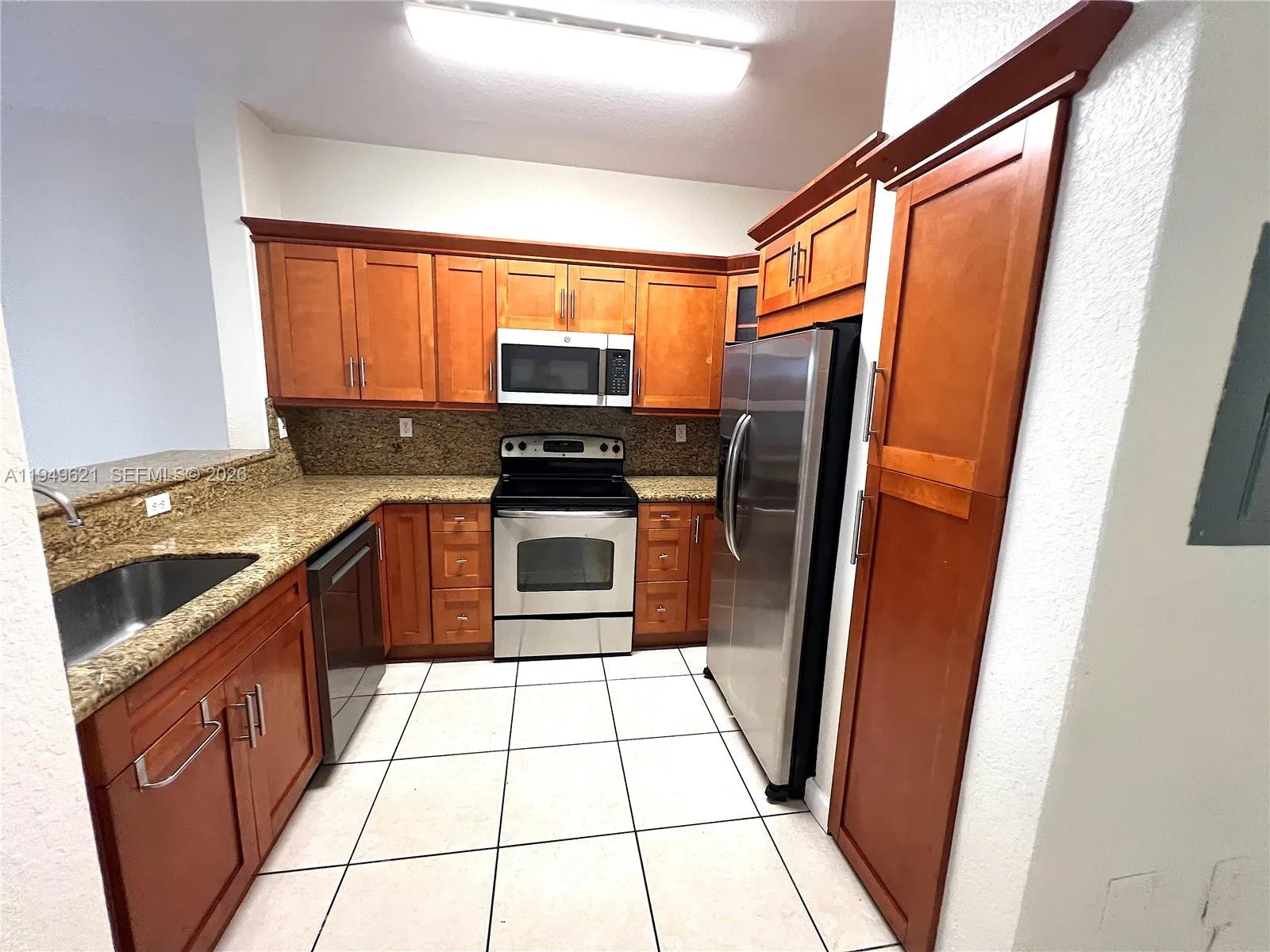 1660 Se 29th St 101, Homestead, Florida 33035, Homestead, Florida 33035, 3 Bedrooms Bedrooms, ,2 BathroomsBathrooms,Residential Lease,For Rent,1660 Se 29th St 101, Homestead, Florida 33035,A11949621