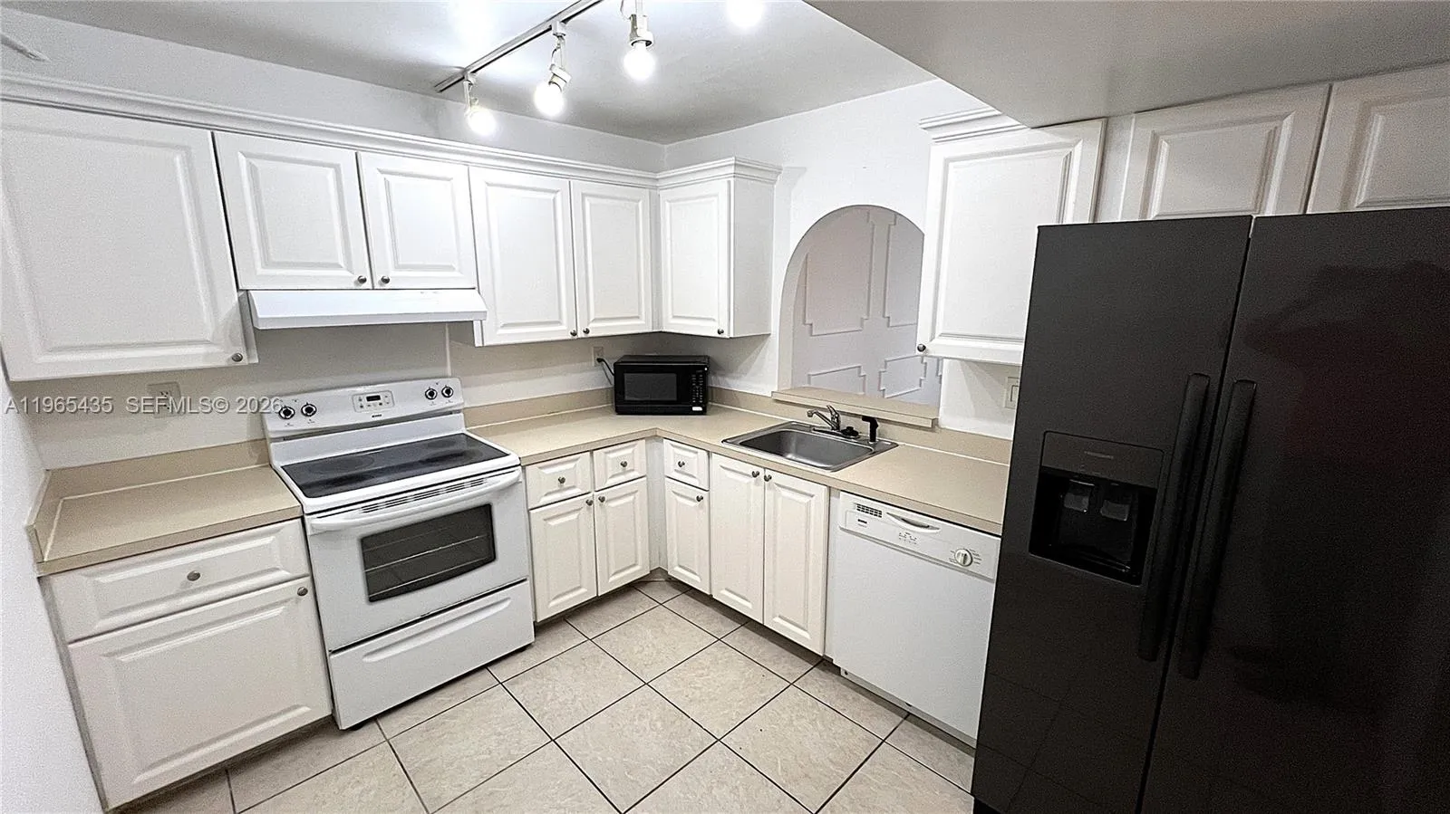 711 N Pine Island Rd 211, Plantation, Florida 3332, Plantation, Florida 33324, 1 Bedroom Bedrooms, ,1 BathroomBathrooms,Residential,For Sale,711 N Pine Island Rd 211, Plantation, Florida 3332,A11965435