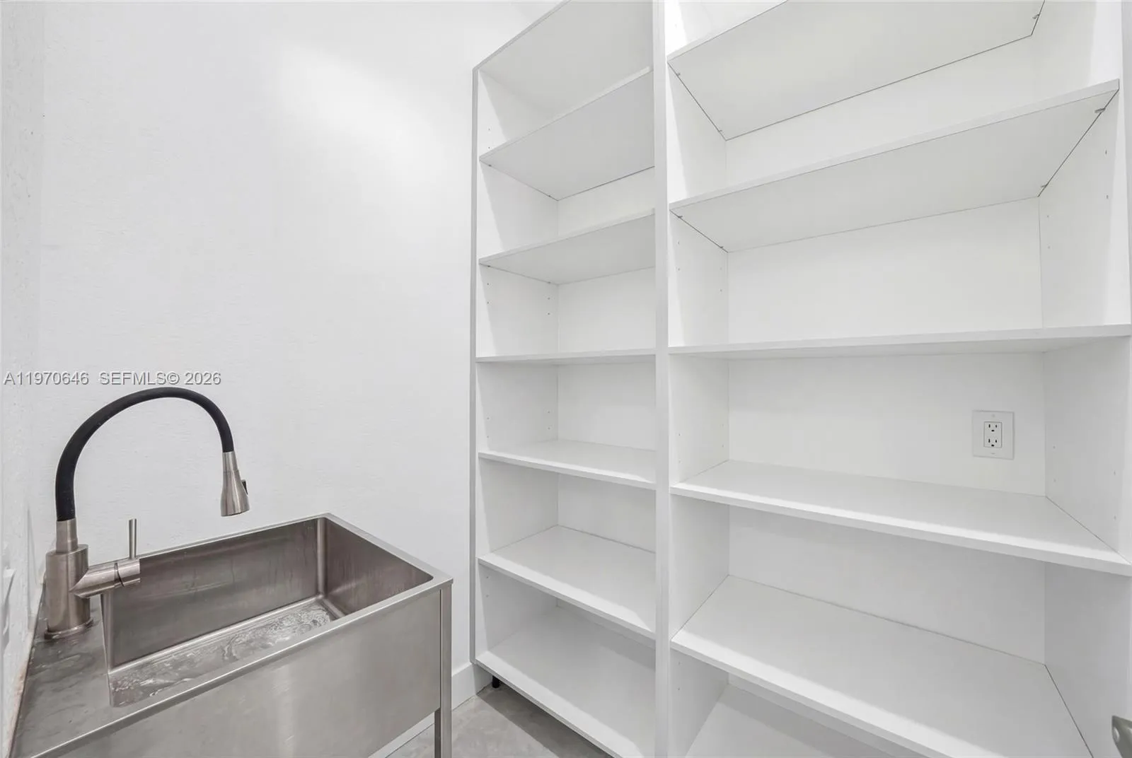 1887 Harbor View Cir, Weston, Florida 33327, Weston, Florida 33327, 6 Bedrooms Bedrooms, ,4 BathroomsBathrooms,Residential,For Sale,1887 Harbor View Cir, Weston, Florida 33327,A11970646