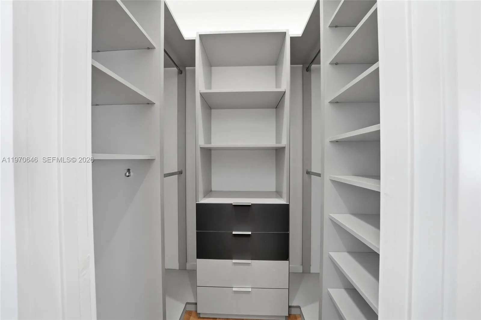 1887 Harbor View Cir, Weston, Florida 33327, Weston, Florida 33327, 6 Bedrooms Bedrooms, ,4 BathroomsBathrooms,Residential,For Sale,1887 Harbor View Cir, Weston, Florida 33327,A11970646