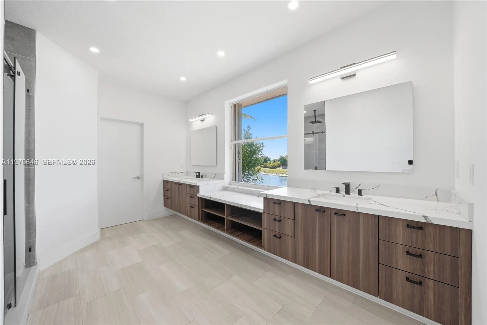 1887 Harbor View Cir, Weston, Florida 33327, Weston, Florida 33327, 6 Bedrooms Bedrooms, ,4 BathroomsBathrooms,Residential,For Sale,1887 Harbor View Cir, Weston, Florida 33327,A11970646