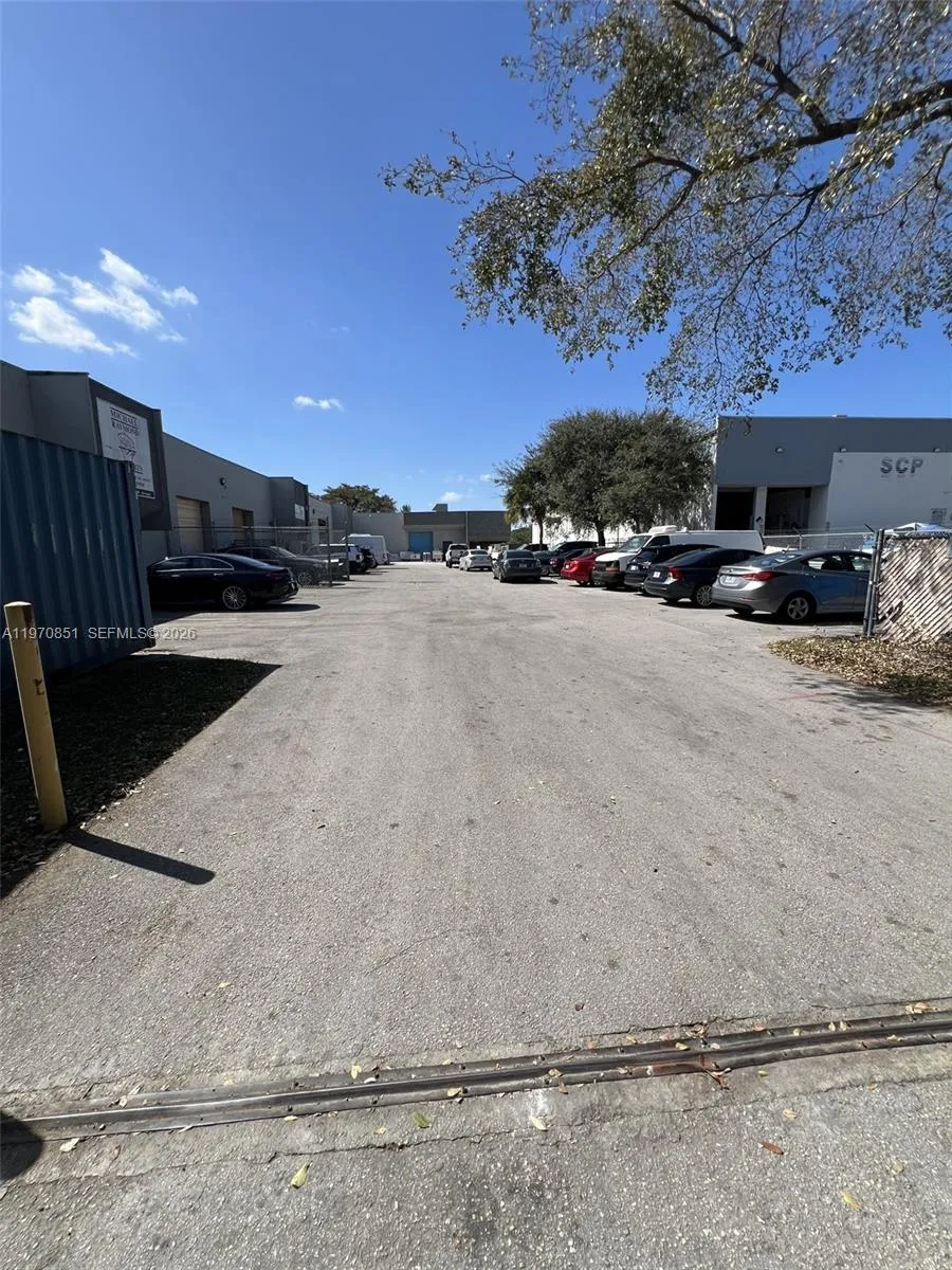 Driveway/Parking