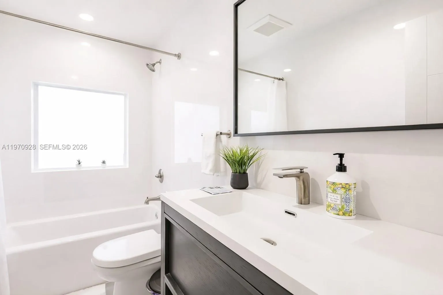 417 Sw 15th St, Fort Lauderdale, Florida 33315, Fort Lauderdale, Florida 33315, 7 Bedrooms Bedrooms, ,5 BathroomsBathrooms,Residential,For Sale,417 Sw 15th St, Fort Lauderdale, Florida 33315,A11970928