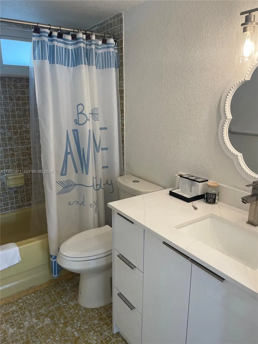 7705 Abbott Ave 502, Miami Beach, Florida 33141, Miami Beach, Florida 33141, 2 Bedrooms Bedrooms, ,2 BathroomsBathrooms,Residential Lease,For Rent,7705 Abbott Ave 502, Miami Beach, Florida 33141,A11970971