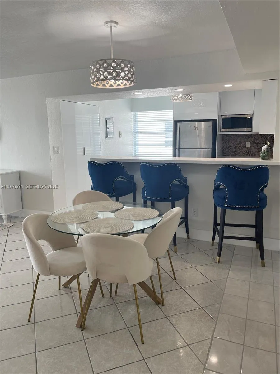 7705 Abbott Ave 502, Miami Beach, Florida 33141, Miami Beach, Florida 33141, 2 Bedrooms Bedrooms, ,2 BathroomsBathrooms,Residential Lease,For Rent,7705 Abbott Ave 502, Miami Beach, Florida 33141,A11970971