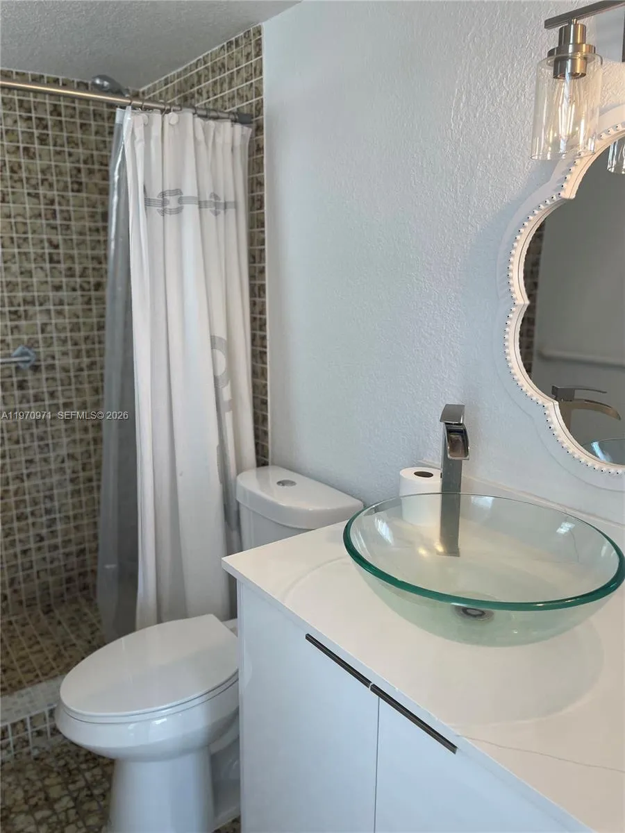 7705 Abbott Ave 502, Miami Beach, Florida 33141, Miami Beach, Florida 33141, 2 Bedrooms Bedrooms, ,2 BathroomsBathrooms,Residential Lease,For Rent,7705 Abbott Ave 502, Miami Beach, Florida 33141,A11970971