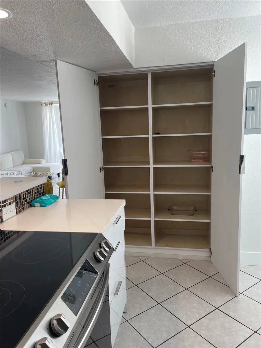 7705 Abbott Ave 502, Miami Beach, Florida 33141, Miami Beach, Florida 33141, 2 Bedrooms Bedrooms, ,2 BathroomsBathrooms,Residential Lease,For Rent,7705 Abbott Ave 502, Miami Beach, Florida 33141,A11970971