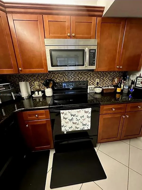 327 Lakeview Dr 103, Weston, Florida 33326, Weston, Florida 33326, 2 Bedrooms Bedrooms, ,2 BathroomsBathrooms,Residential,For Sale,327 Lakeview Dr 103, Weston, Florida 33326,A11970652