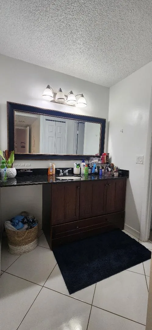 327 Lakeview Dr 103, Weston, Florida 33326, Weston, Florida 33326, 2 Bedrooms Bedrooms, ,2 BathroomsBathrooms,Residential Lease,For Rent,327 Lakeview Dr 103, Weston, Florida 33326,A11970685