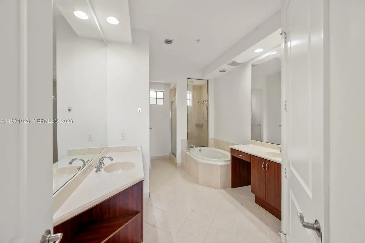2900 Nw 125th Ave 3-416, Sunrise, Florida 33323, Sunrise, Florida 33323, 3 Bedrooms Bedrooms, ,3 BathroomsBathrooms,Residential,For Sale,2900 Nw 125th Ave 3-416, Sunrise, Florida 33323,A11971026