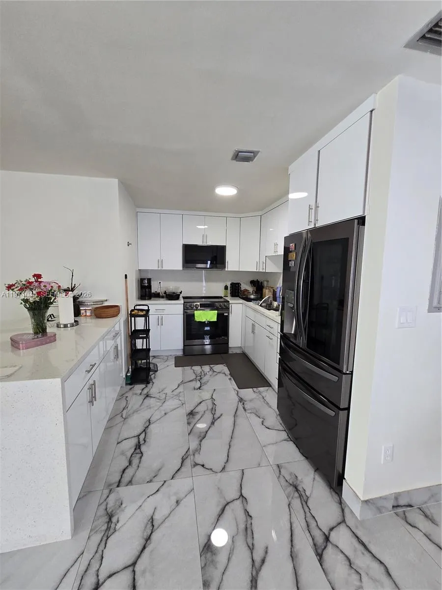 869 W 37th St, Hialeah, Florida 33012, Hialeah, Florida 33012, 3 Bedrooms Bedrooms, ,2 BathroomsBathrooms,Residential Lease,For Rent,869 W 37th St, Hialeah, Florida 33012,A11971045