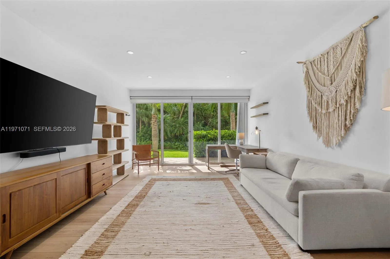 200 Ocean Lane Dr 108, Key Biscayne, Florida 33149, Key Biscayne, Florida 33149, 4 Bedrooms Bedrooms, ,3 BathroomsBathrooms,Residential,For Sale,200 Ocean Lane Dr 108, Key Biscayne, Florida 33149,A11971071