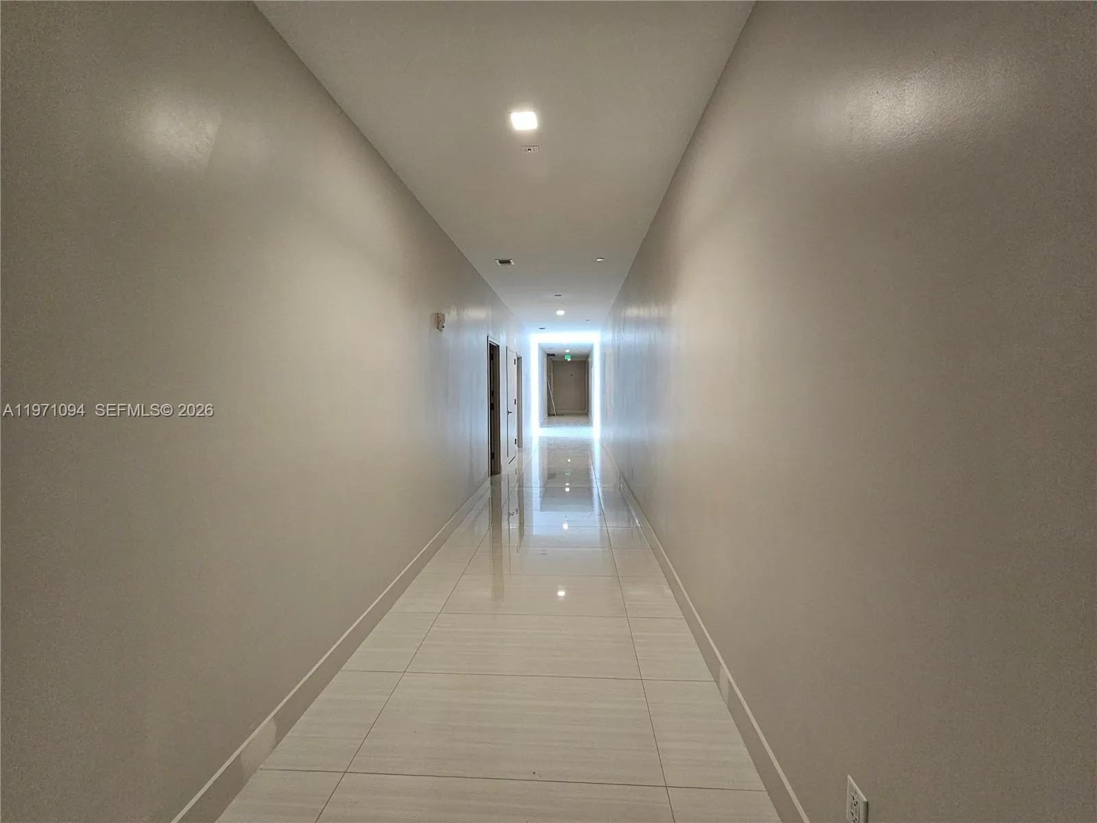 1006 E Hallandale Beach Blvd 4-205, Hallandale Bea, Hallandale Beach, Florida 33009, ,Commercial Sale,For Sale,1006 E Hallandale Beach Blvd 4-205, Hallandale Bea,A11971094