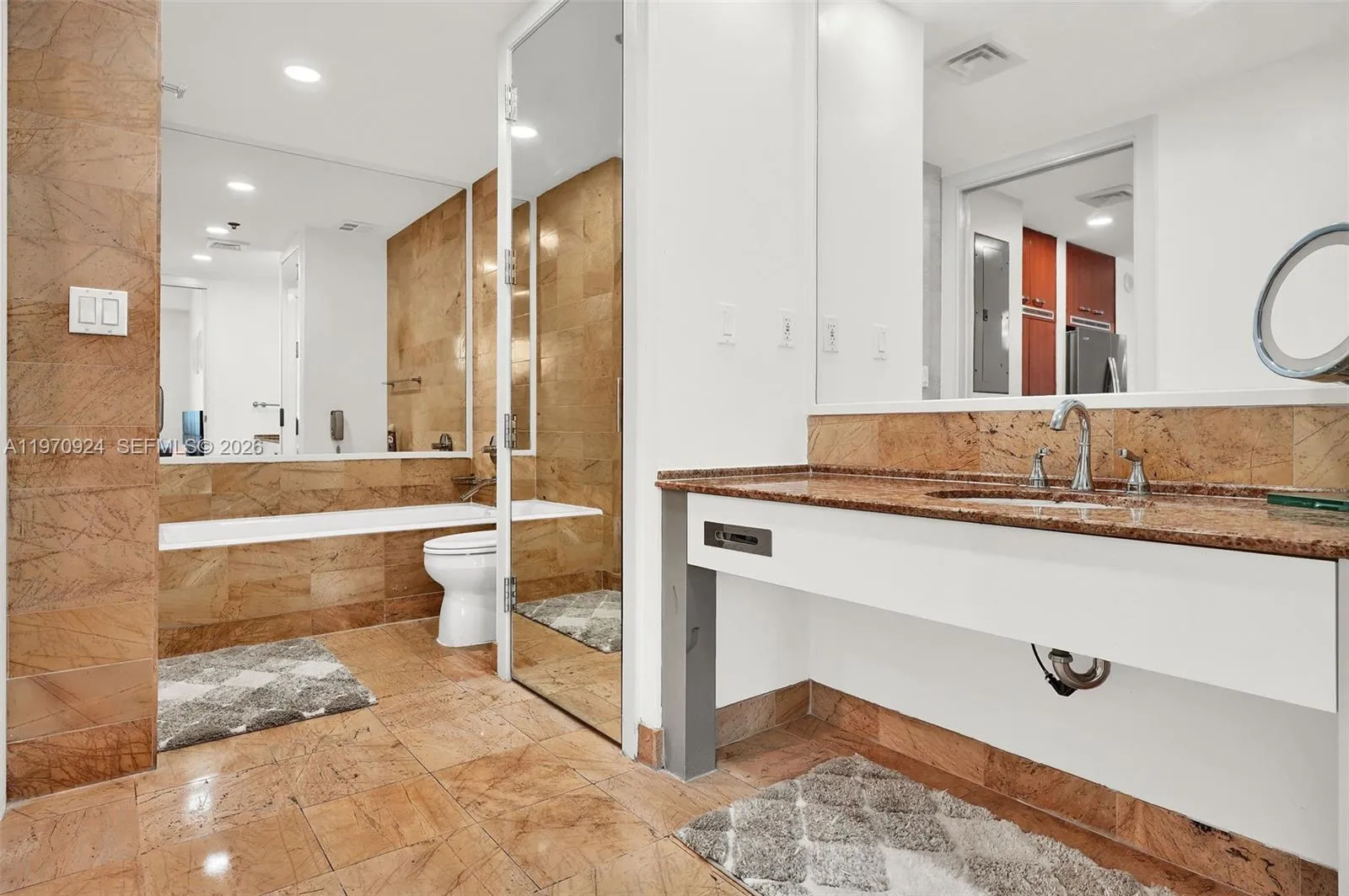 1395 Brickell Ave 3311, Miami, Florida 33131, Miami, Florida 33131, 1 Bedroom Bedrooms, ,1 BathroomBathrooms,Residential Lease,For Rent,1395 Brickell Ave 3311, Miami, Florida 33131,A11970924